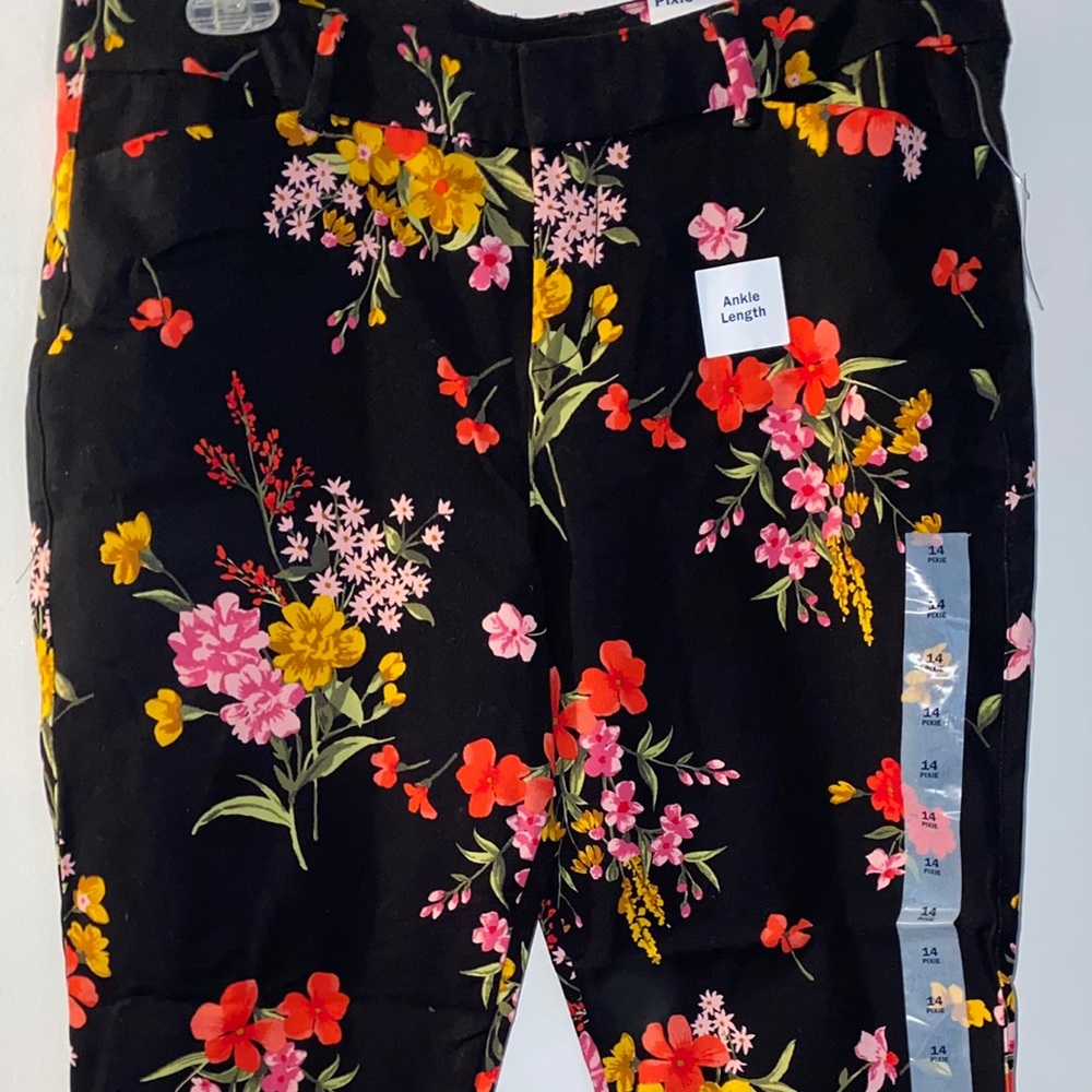 Old Navy Size 14 floral pixie ankle length pants